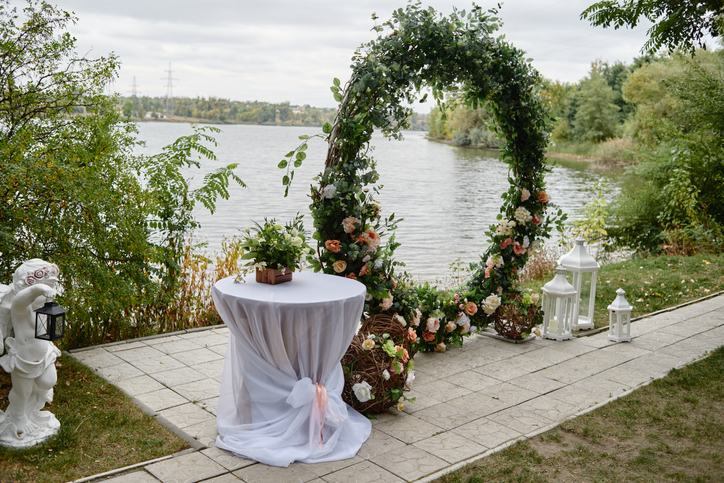 Wedding arch an table